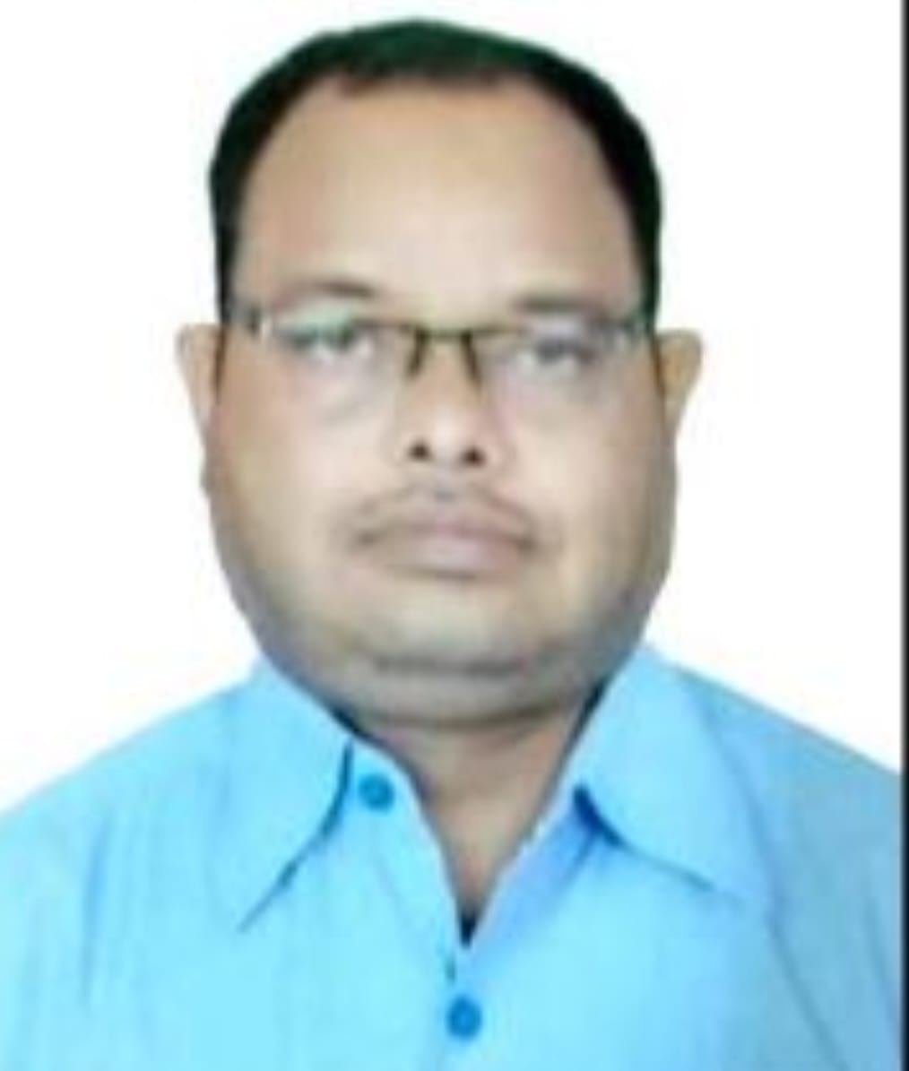 आदित्यपुर के कनीय अभियंता संजय महतो को एसडीओ रैंक में मिली प्रोन्नति।